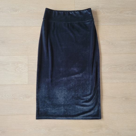 Aritzia Wilfred Free Velvet Black Bodycon Midi Skirt - Picture 1 of 4